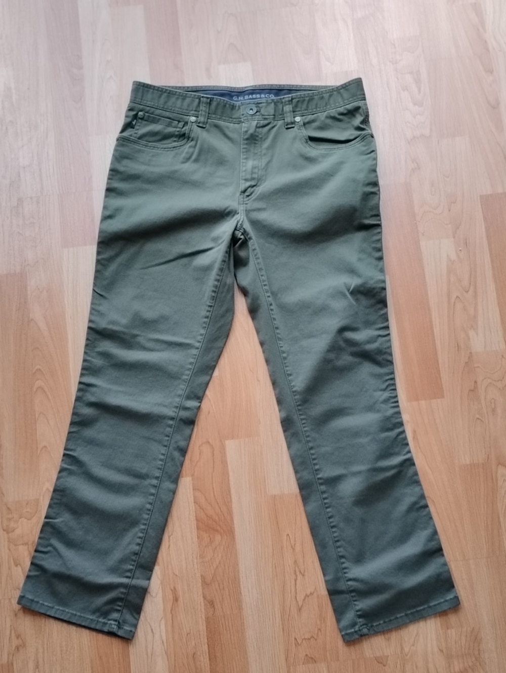 G.H. Bass & Co. Olive Green Straight-Leg Chino Pants